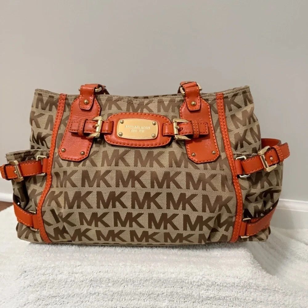MICHAEL KORS SIGNATURE LOGO GANSEVOORT BAG/DETACHABLE STRAP ORANGE TRIM & POUCH